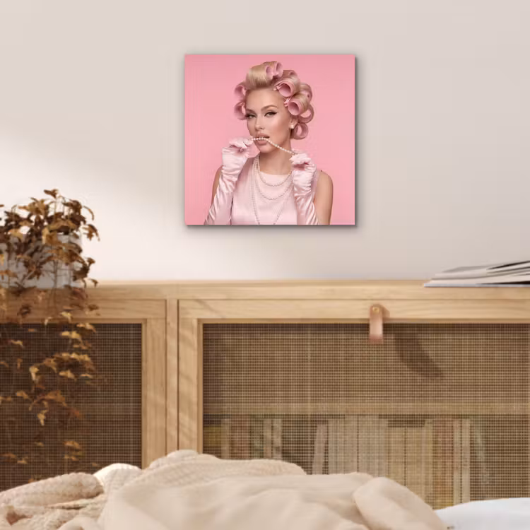Aluminium schilderij - Vrouw - Roze - Parelketting - Krulspelden — 5